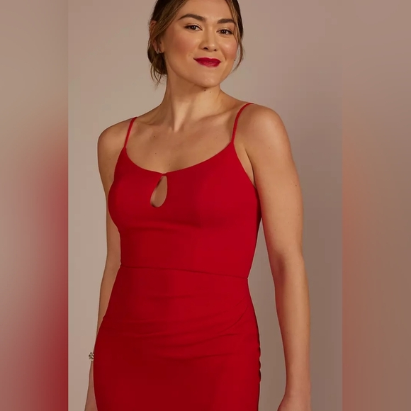 DB STUDIO | Crepe Keyhole Sheath with Side Slit in Poppy sz 2 - Picture 12 of 12